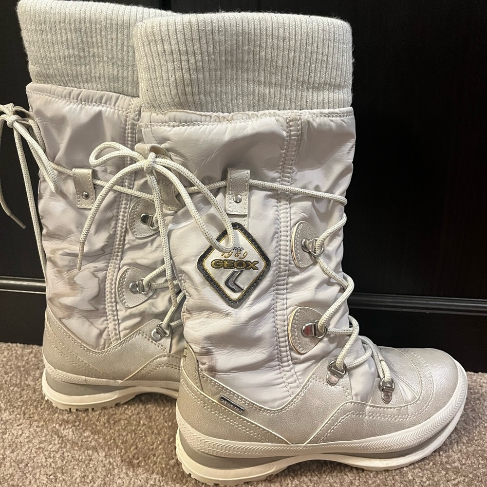 GEOX Women’s White Mid Length Boots